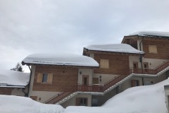 Le petit complexe où se trouve l'appartement